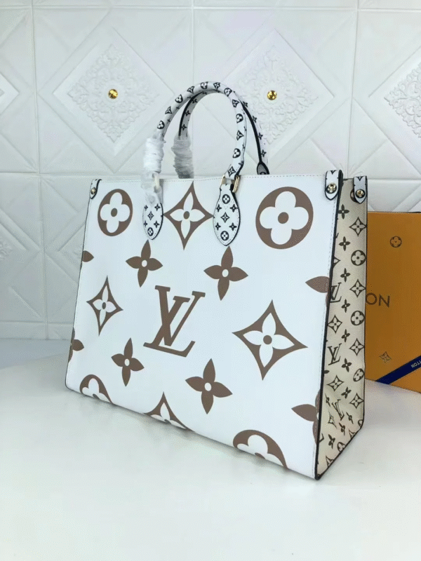 1:1 Replica Louis Vuitton MONOGRAM GIANT ONTHEGO GM WHITE KHAKI GREEN BEIGE Bag 41cm