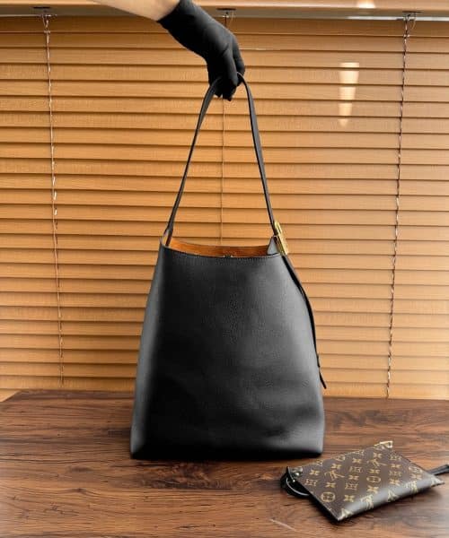 1:1 Replica Louis Vuitton Low Key Hobo MM Black M24856 - 31cm