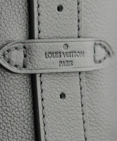 1:1 Replica Louis Vuitton Low Key Hobo MM Black M24856 - 31cm