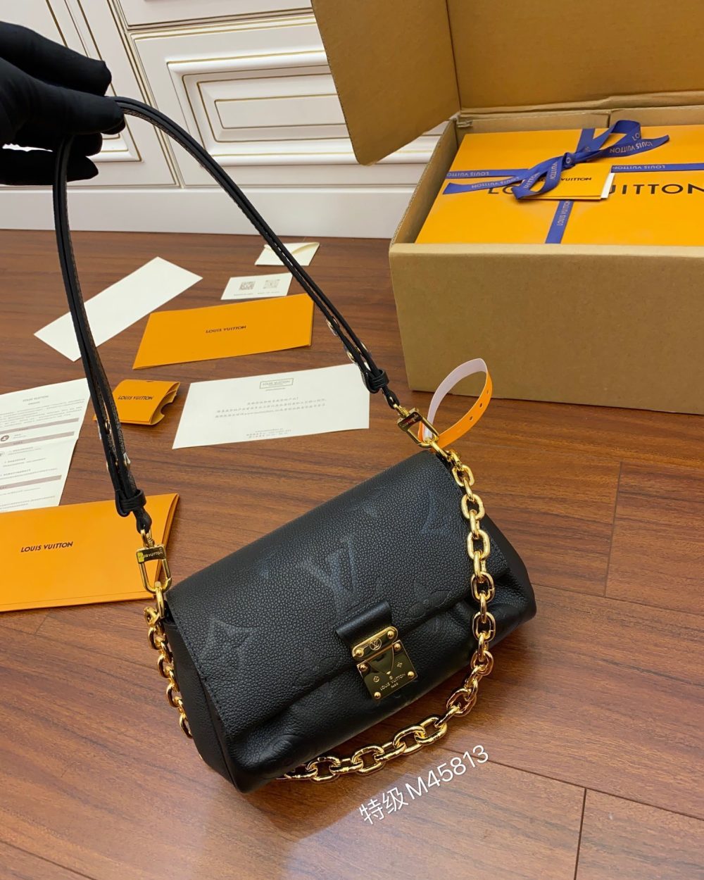 1:1 Replica Louis Vuitton LV Favorite Monogram Empreinte M45813 - 24cm